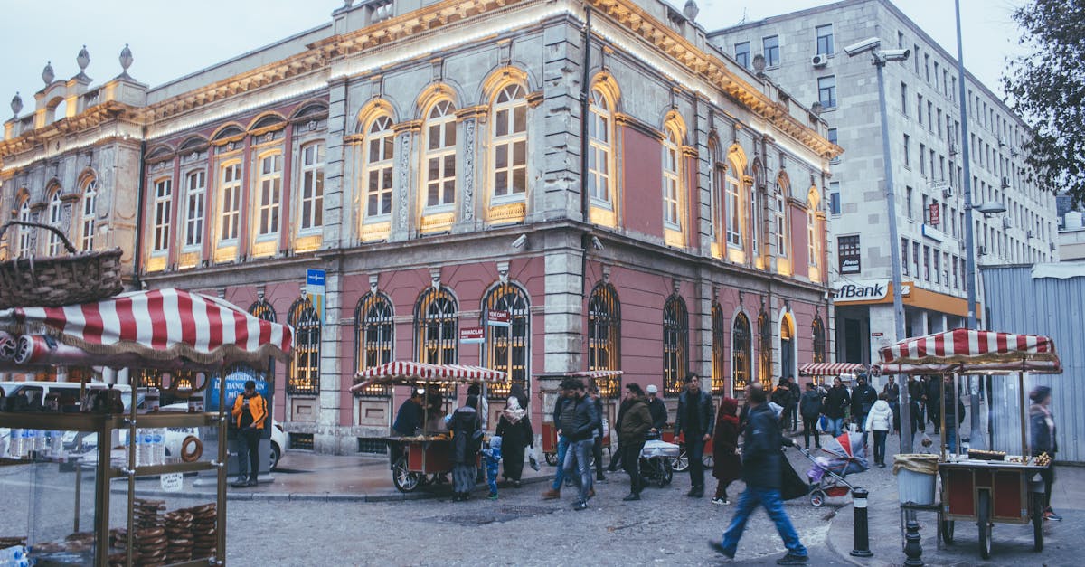 台股如夜店般人潮洶湧,財經作家建議投資者謹慎應對