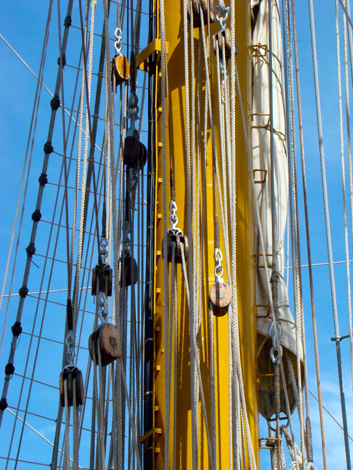 Saling Rope Ropes on Sailing Ship · Free Stock Photo