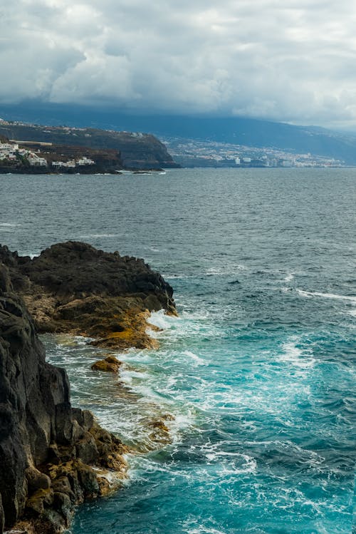 Δωρεάν στοκ φωτογραφιών με rock, Surf, ακτή