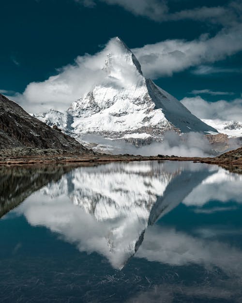 dağlar, dikey atış, göl içeren Ücretsiz stok fotoğraf