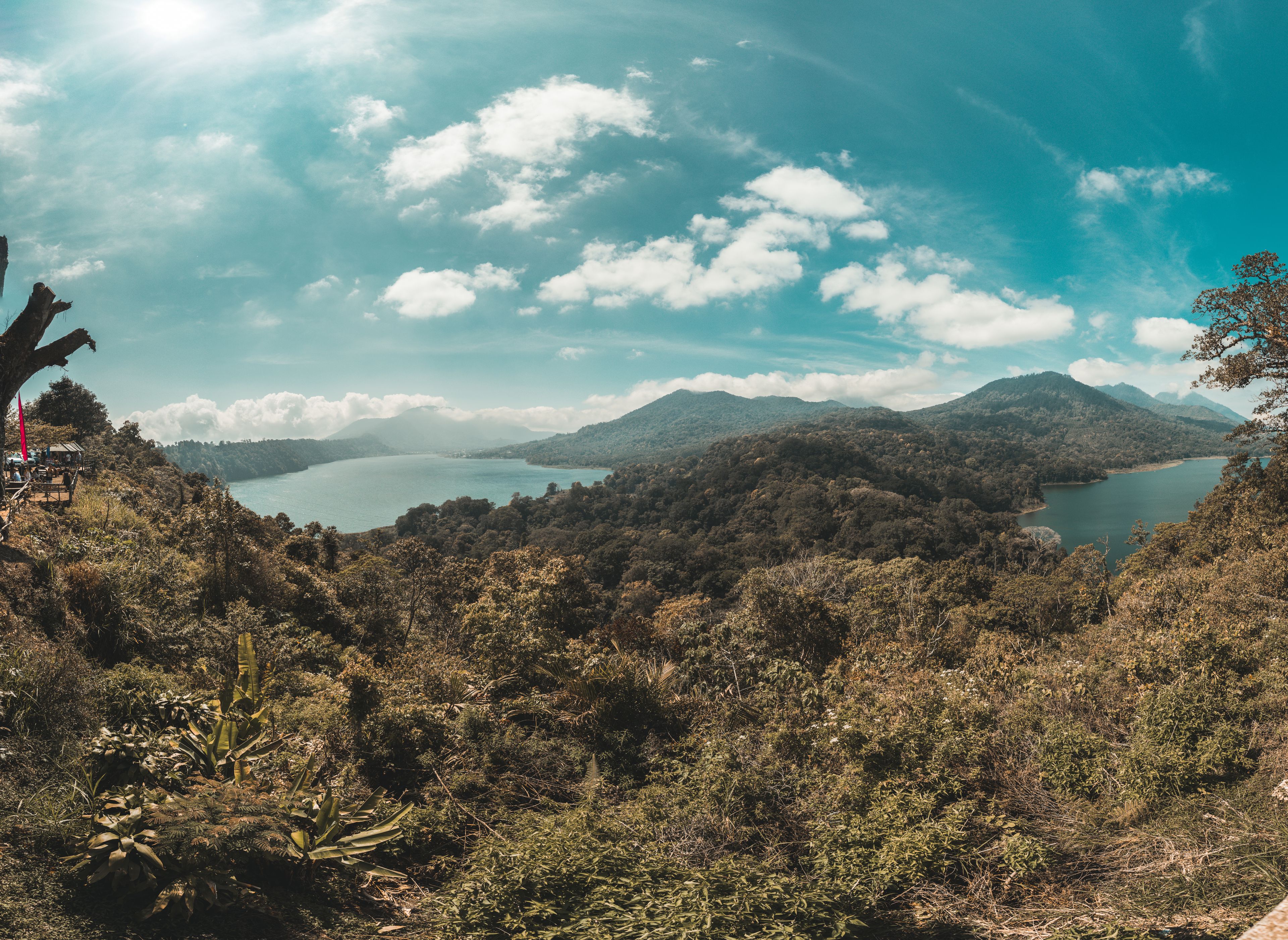 MacBook 桌面:An idyllic view of Bali's mo