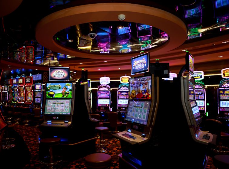 Online Casino: Spielautomaten und Live-Spiele im Überblick