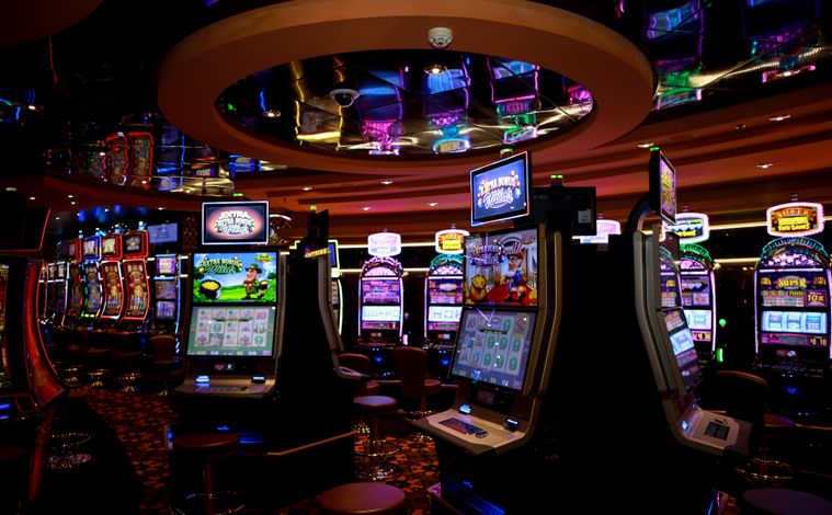 Online Casino: Spielautomaten und Live-Spiele im Überblick