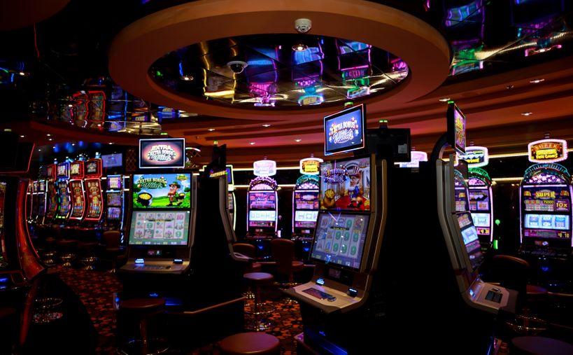 Online Casino: Spielautomaten und Live-Spiele im Überblick