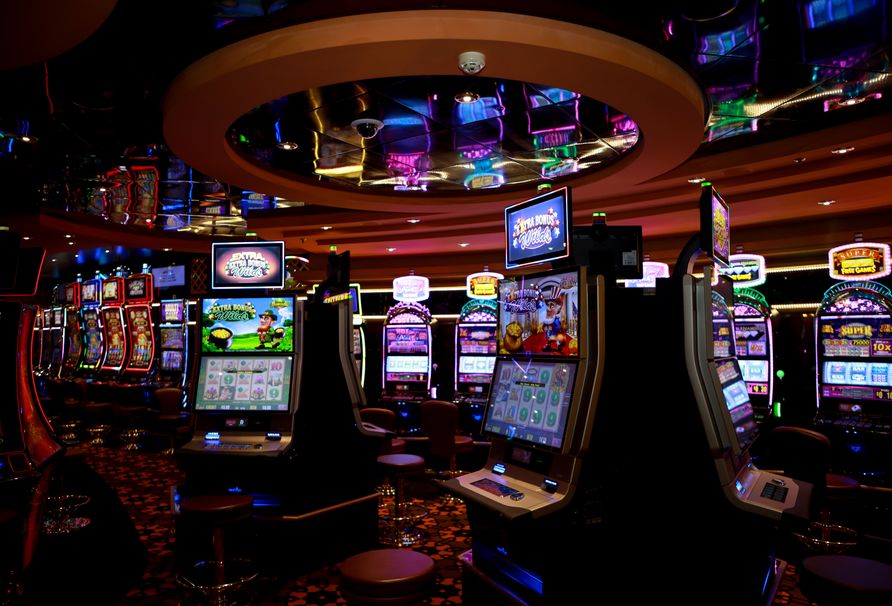 Online Casino: Spielautomaten und Live-Spiele im Überblick