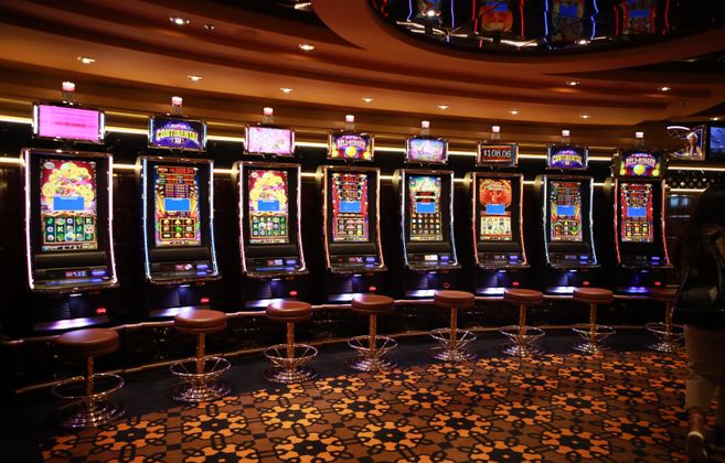 Online Casino: Spielautomaten und Live-Spiele im Überblick