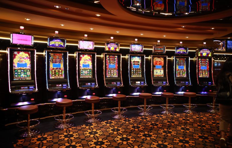 Online Casino: Spielautomaten und Live-Spiele im Überblick