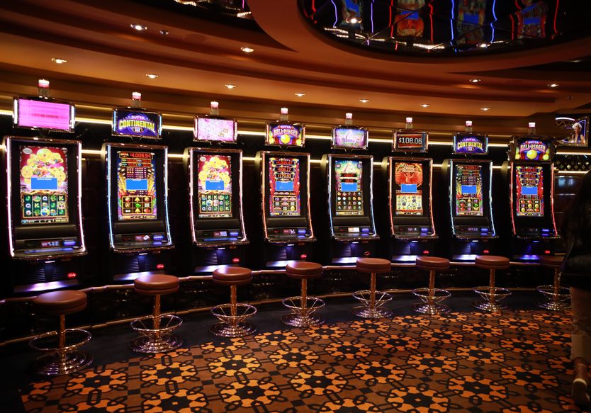 Online Casino: Spielautomaten und Live-Spiele im Überblick