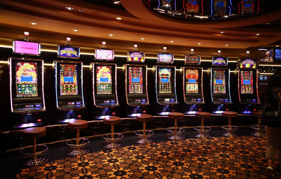 Online Casino: Spielautomaten und Live-Spiele im Überblick