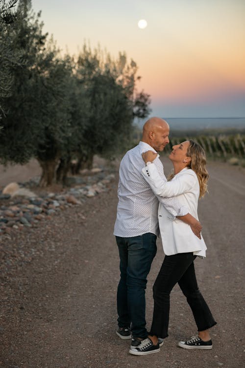 Foto profissional grátis de adulto, afeição, amor