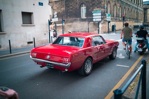 Foto profissional grátis de automóvel, carro clássico, carro vermelho