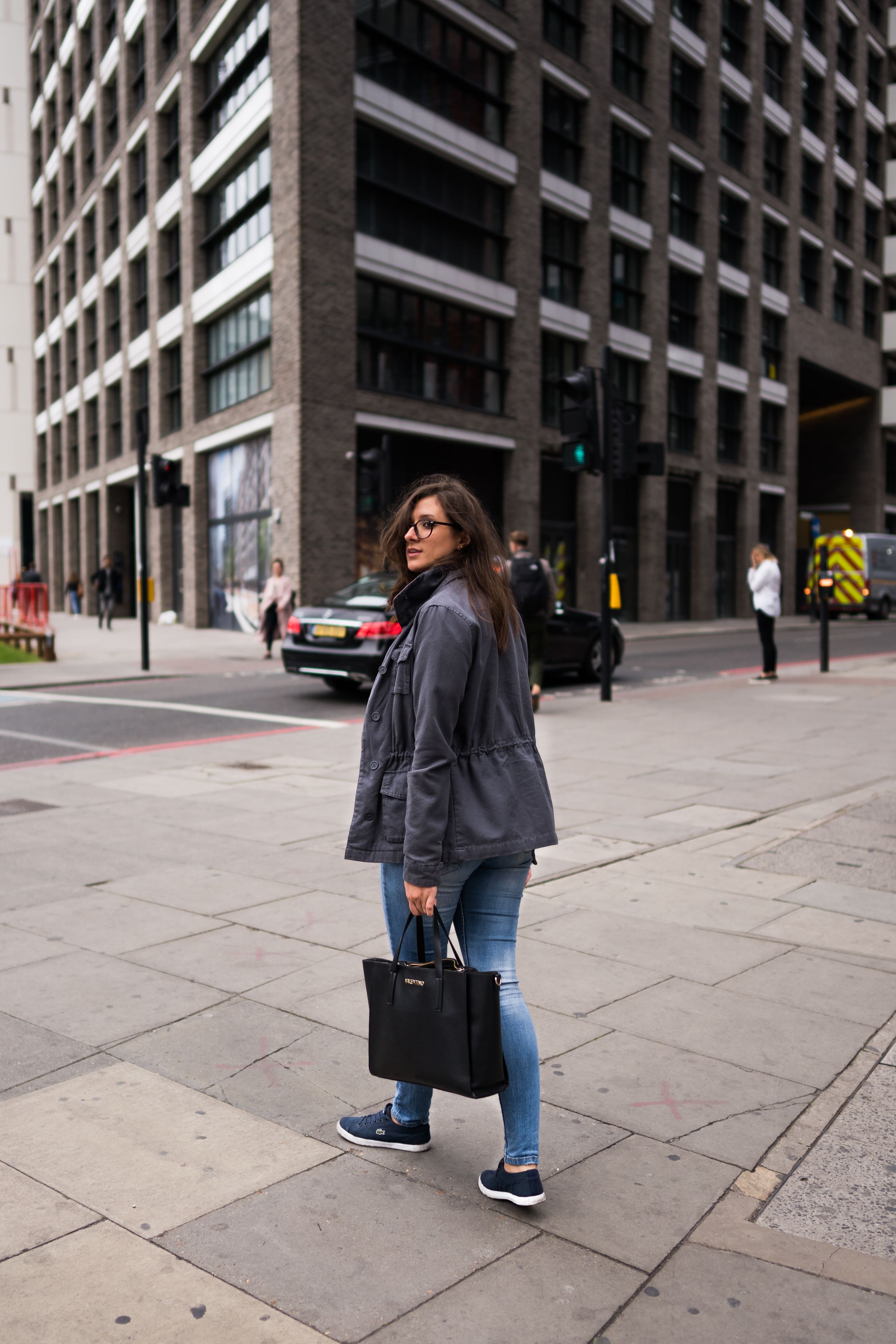 How to Wear a Barn Jacket: 7 Fall Outfit Formulas That Look Polished