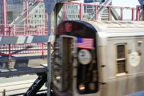Ilmainen kuvapankkikuva tunnisteilla metro, pinkki, silta