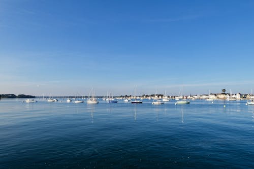 Ilmainen kuvapankkikuva tunnisteilla heijastus, huvijahti, kaupunki