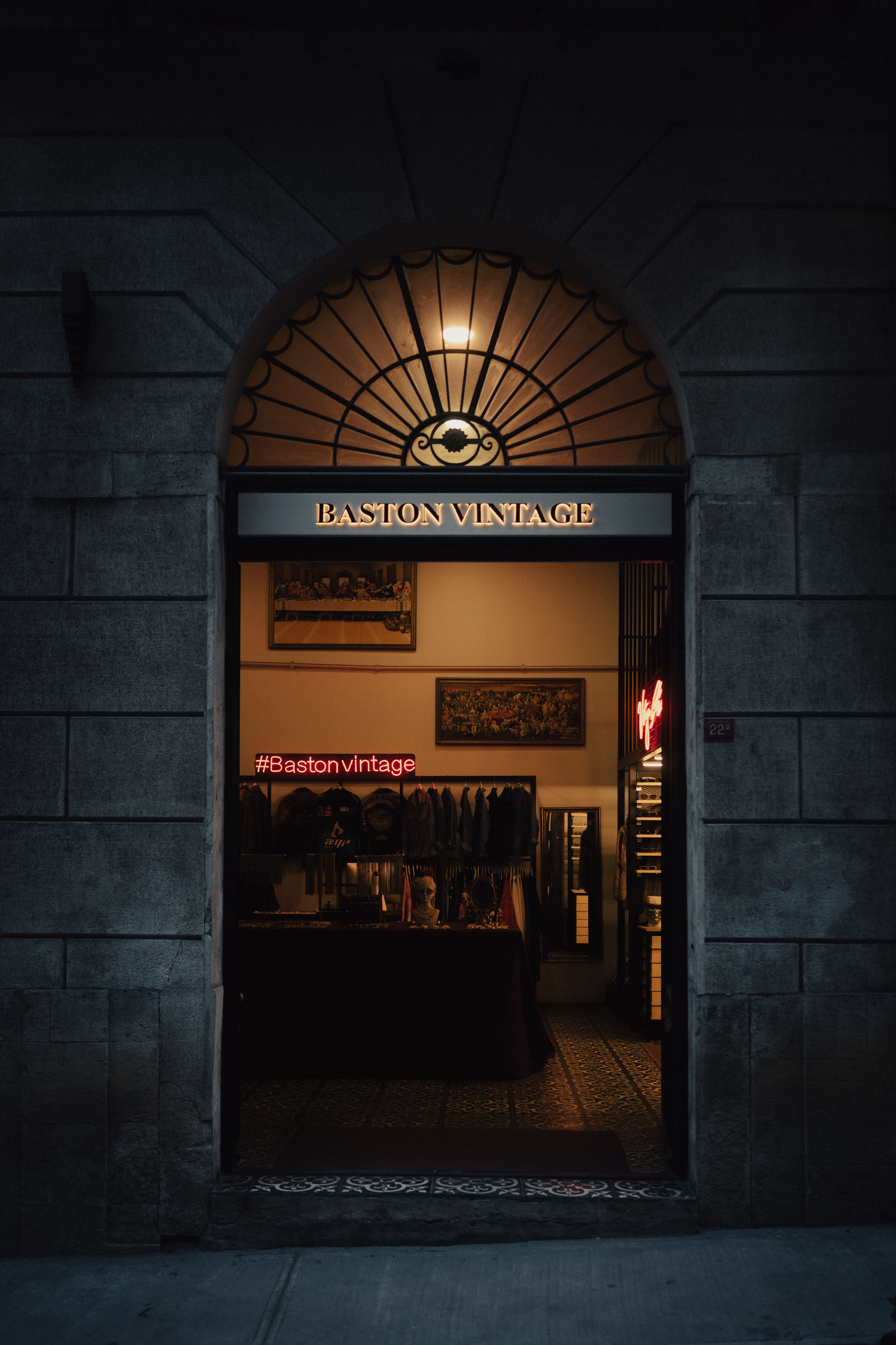 Discover a quaint vintage clothing shop in Istanbul, featuring classic architectural details.