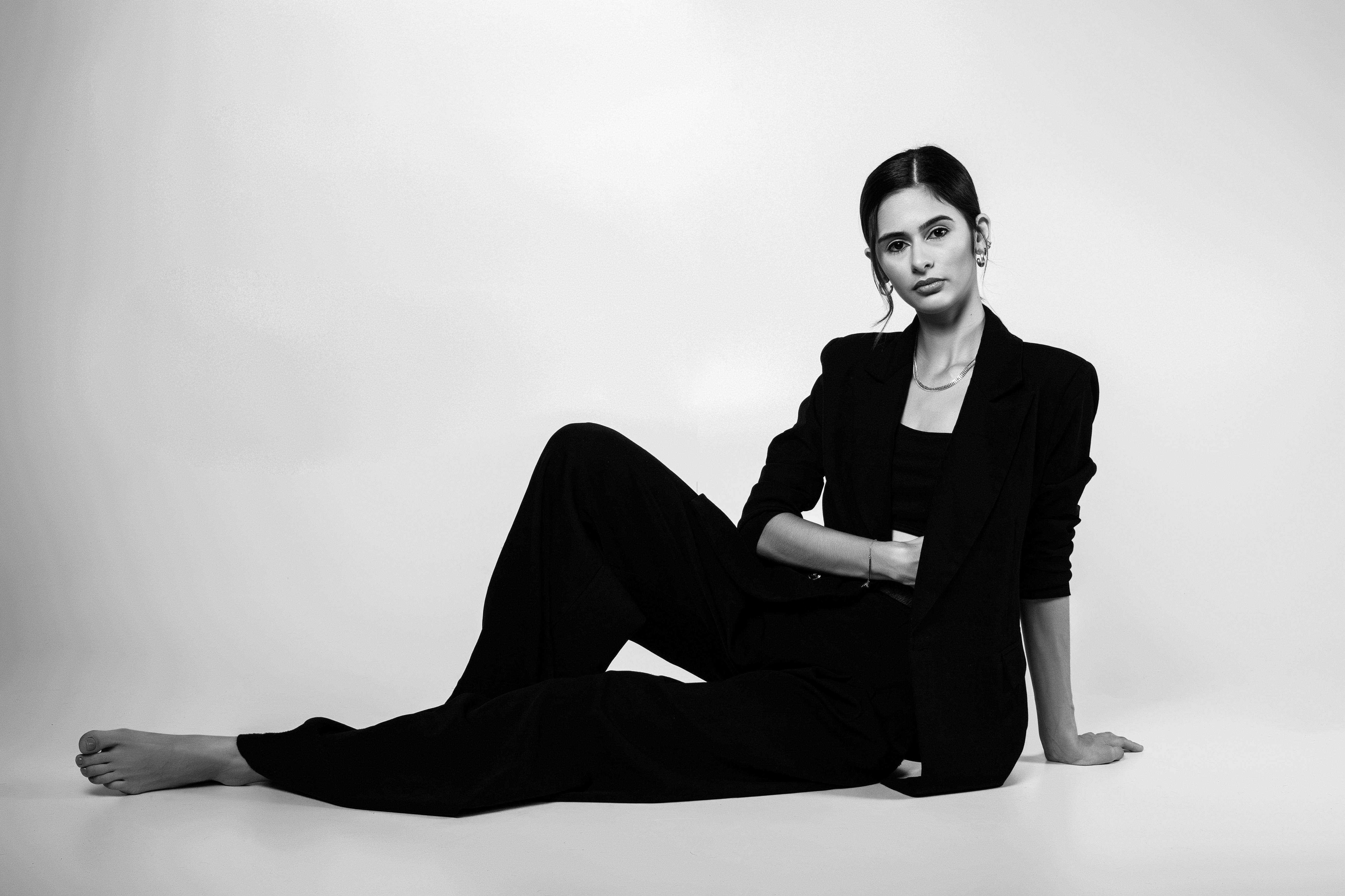 Elegante Frau in zeitloser Mode
