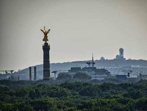 Berlin, berlin manzarası, victoria sütunu içeren Ücretsiz stok fotoğraf