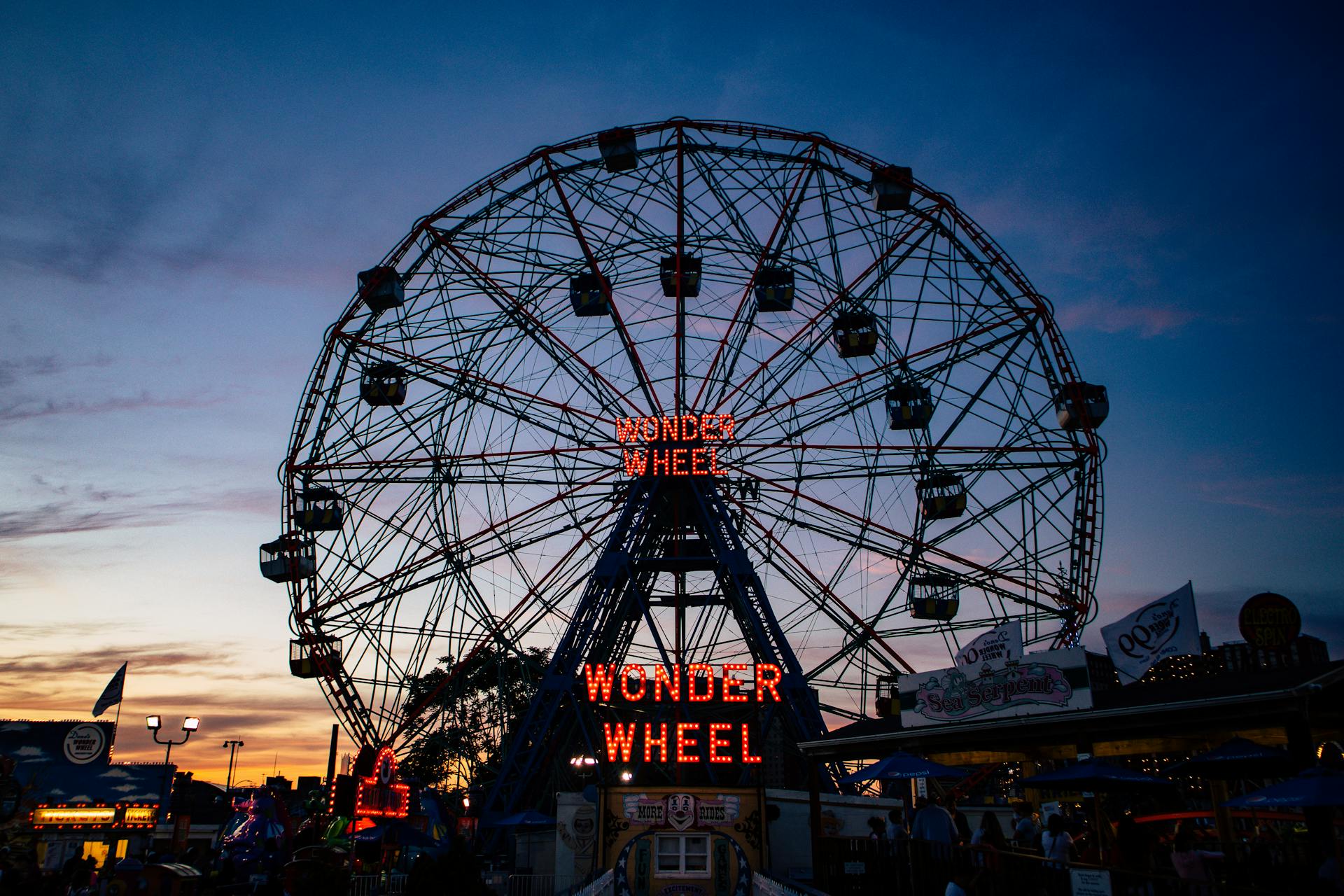 Denos Wonder Wheel Amusement Park