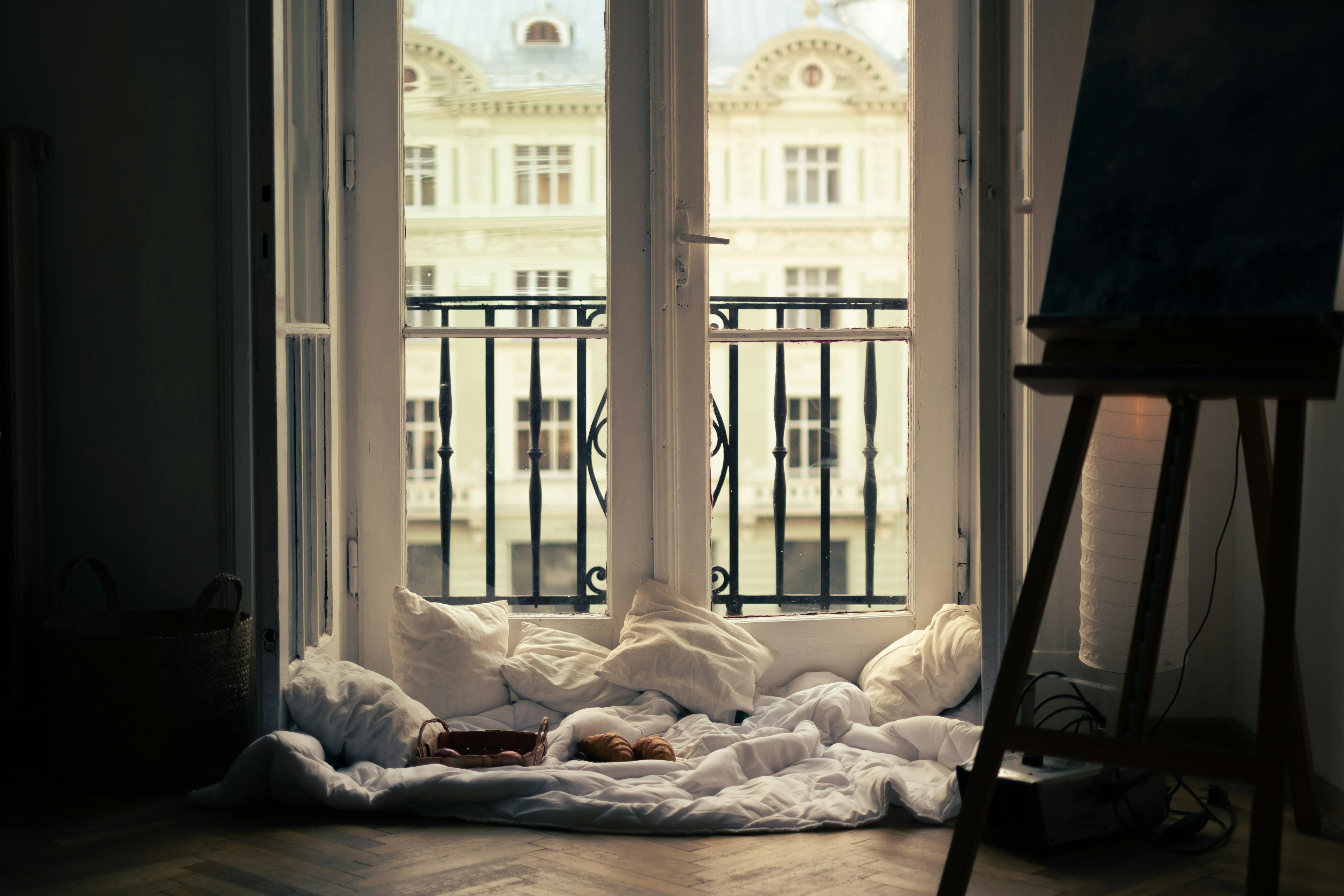 бесплатная Бесплатное стоковое фото с #в помещении, balcony, blankets Стоковое фото