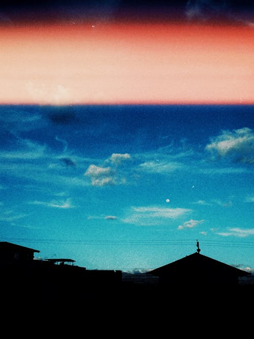 Безкоштовне стокове фото на тему «Polaroid, блакитне небо, Будівля»