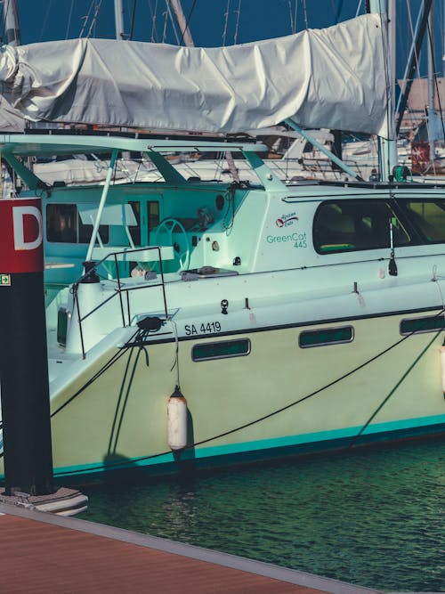 Darmowe zdjęcie z galerii z jacht, łódź, zielony