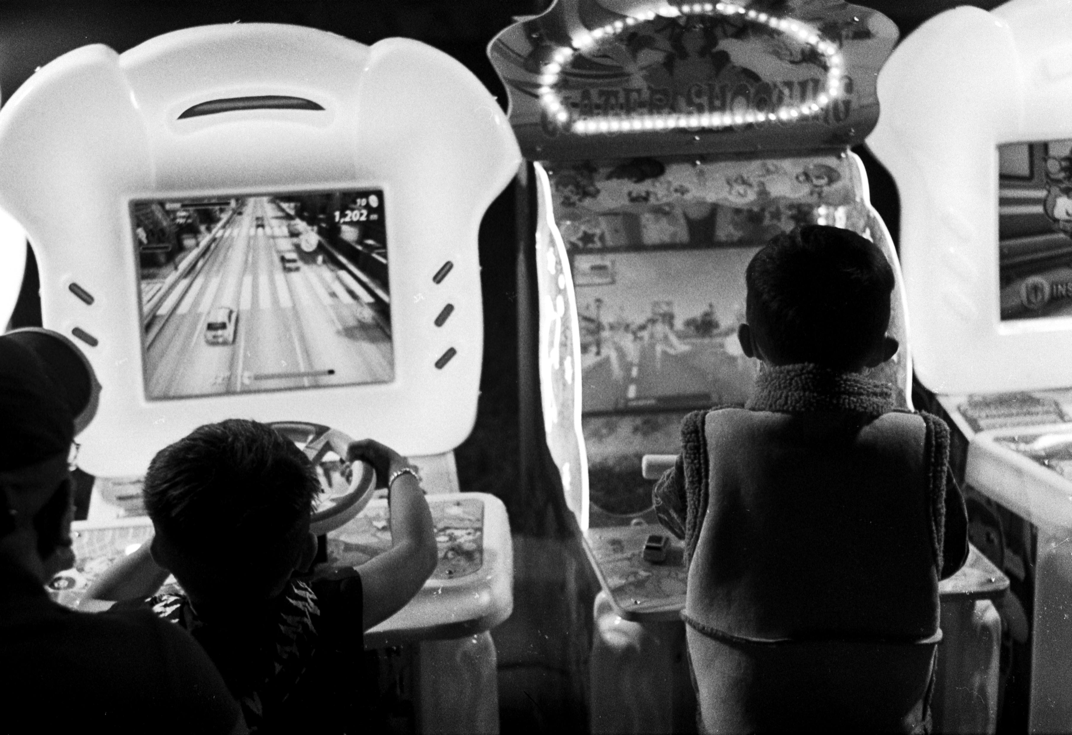 gaming micro‑niche retro gaming subculture — Photo by Q. Hưng Phạm on Pexels