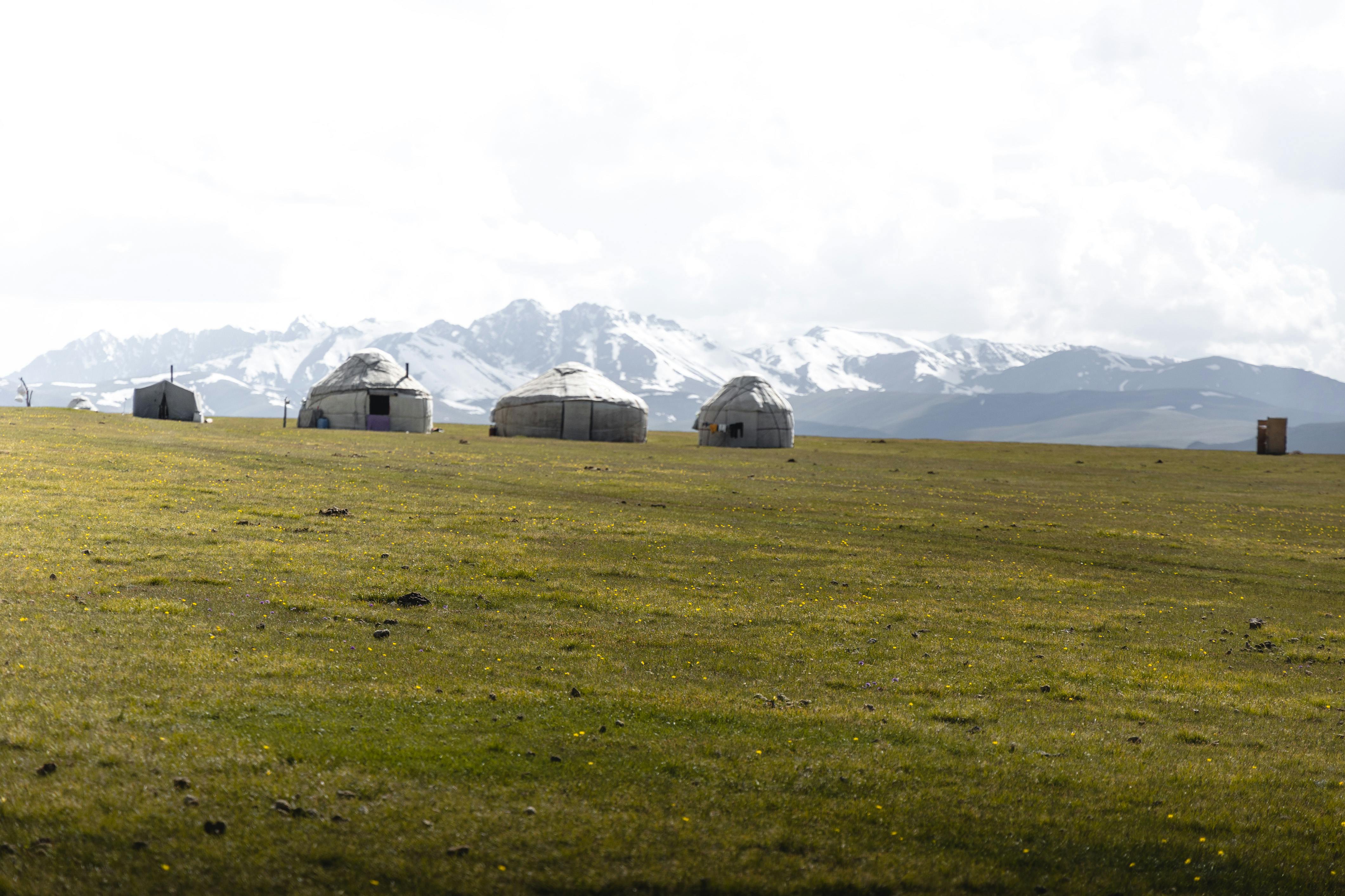 Kyrgyzstan Digital Nomad Visa 2026: No Dedicated Visa Yet (30-60 Days Visa-Free)