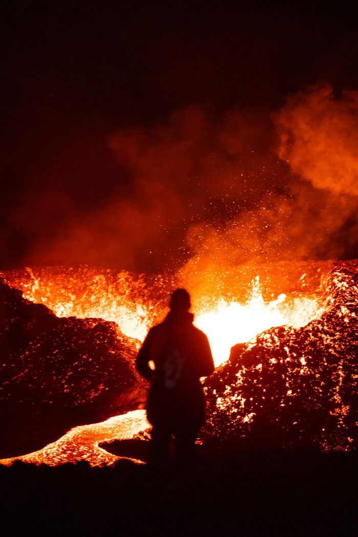 Lava flow at night by Tomas Malik on Pexels
