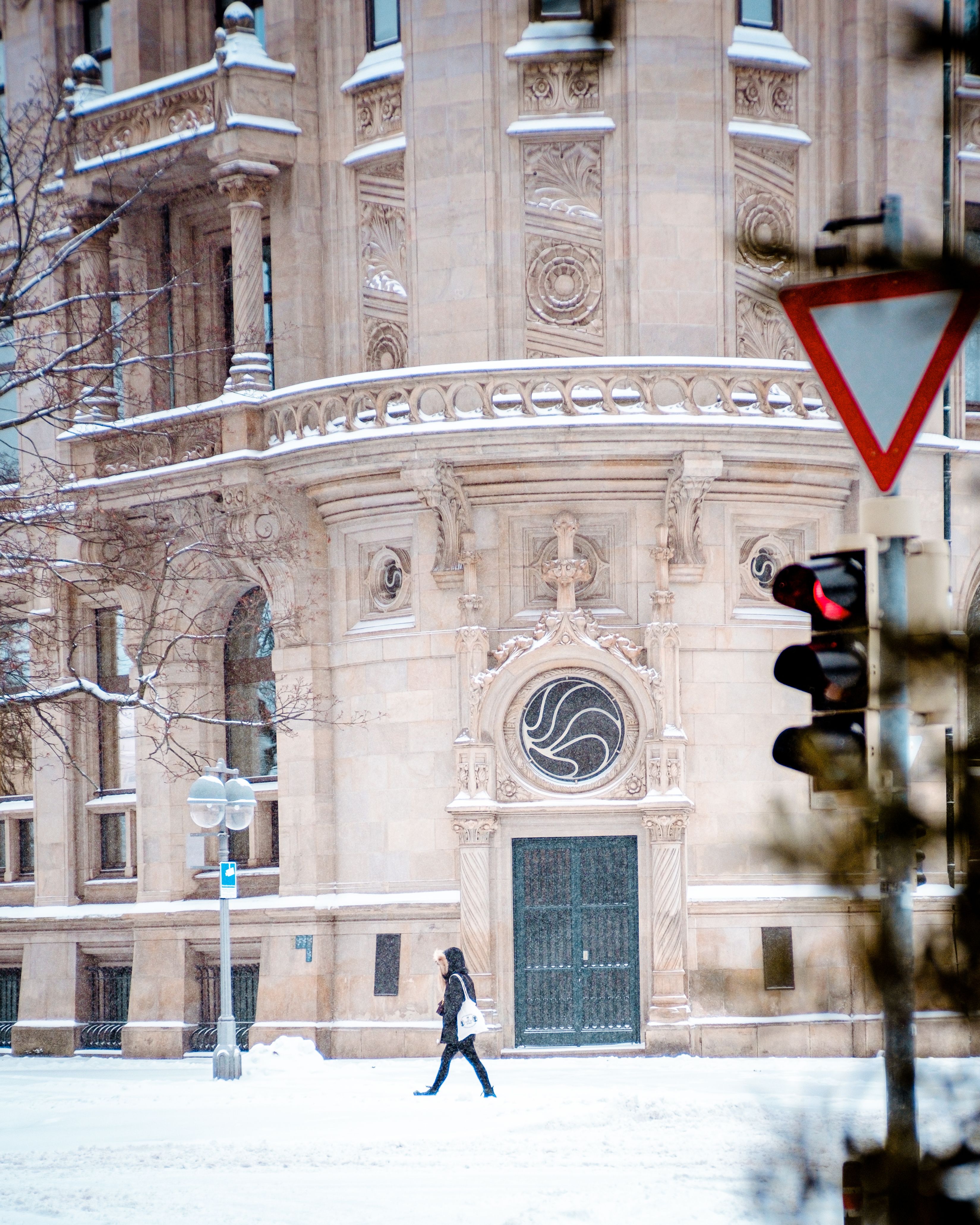 Hannoversche Bank witch Oculus in Hanover · Free Stock Photo