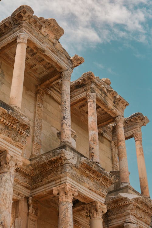 Amazing historical Celcus Library in Ephesus Ancient City in İzmir Türkiye wallpaper background