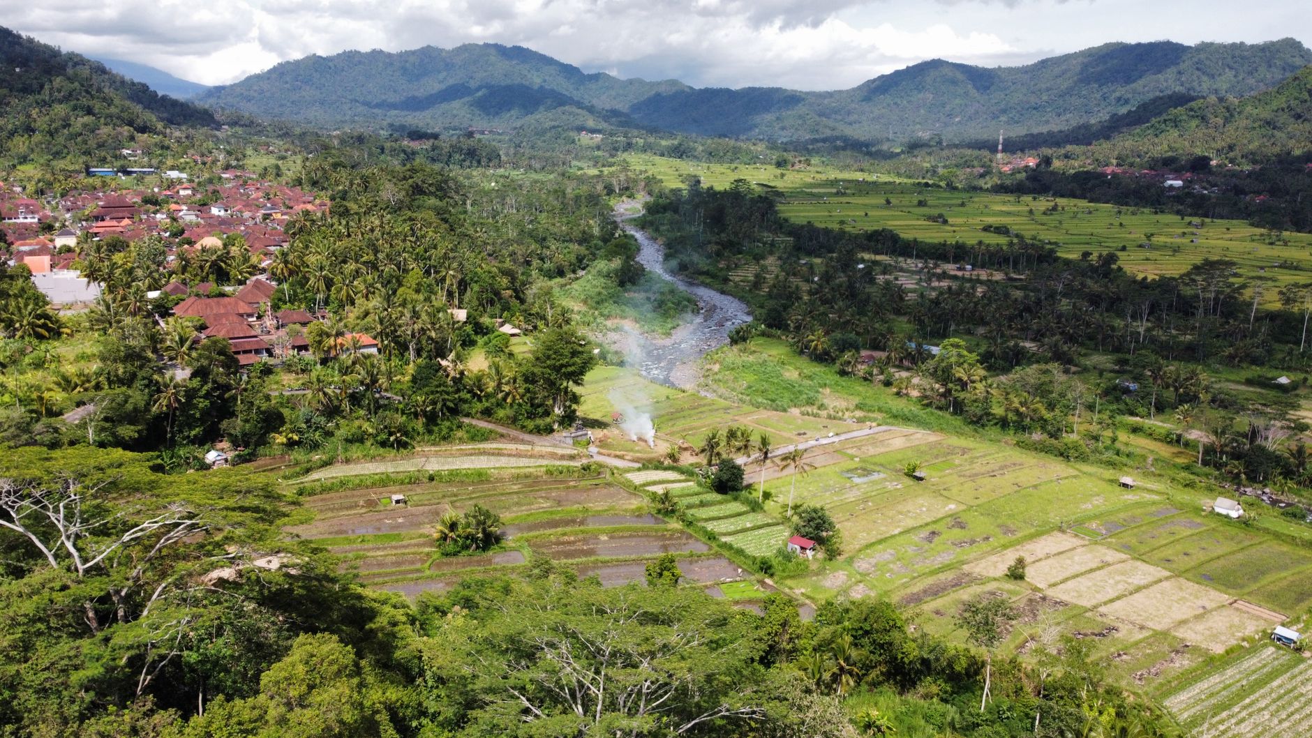 Berdayakan Potensi Lokal, Desa Gede Pangrango Kembangkan Produk Sambal Sawo dan Wisata River Tubing