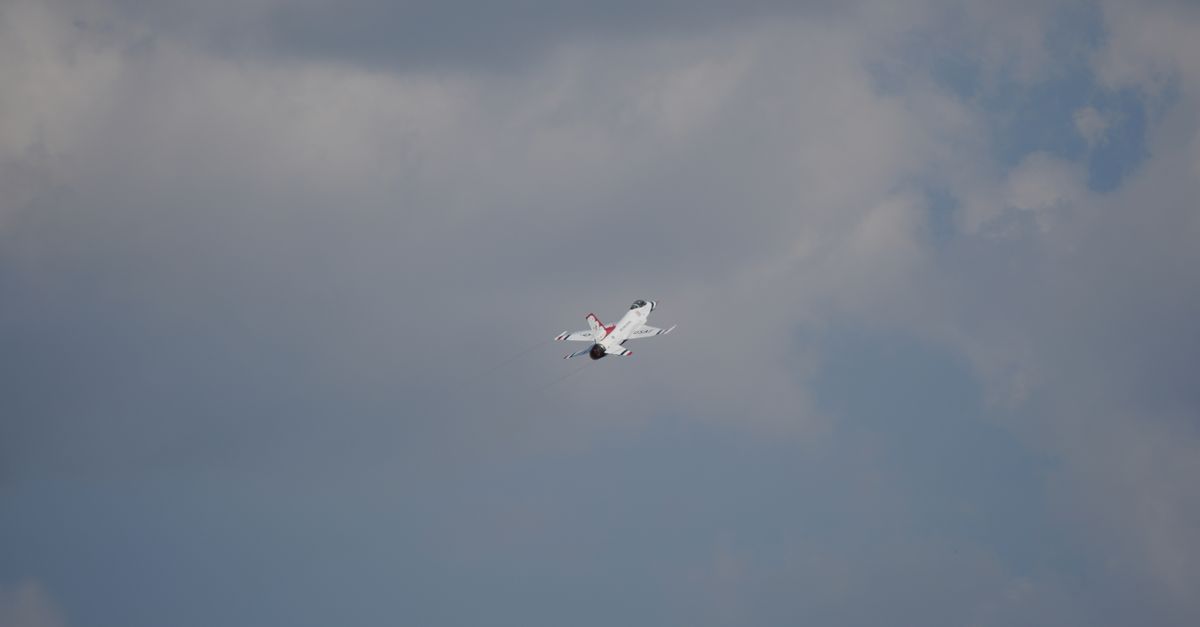 Plabe Rising White Plane Rising in the Sky · Free Stock Photo