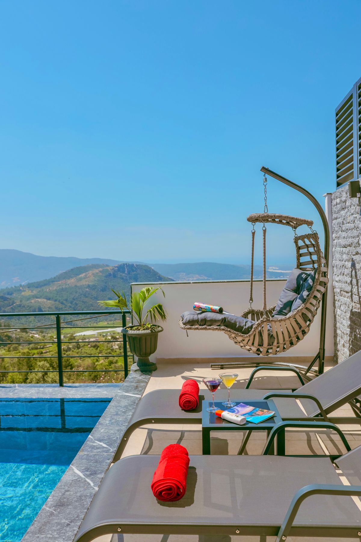 What Affects the Cost of Building a Swimming Pool in the UAE?