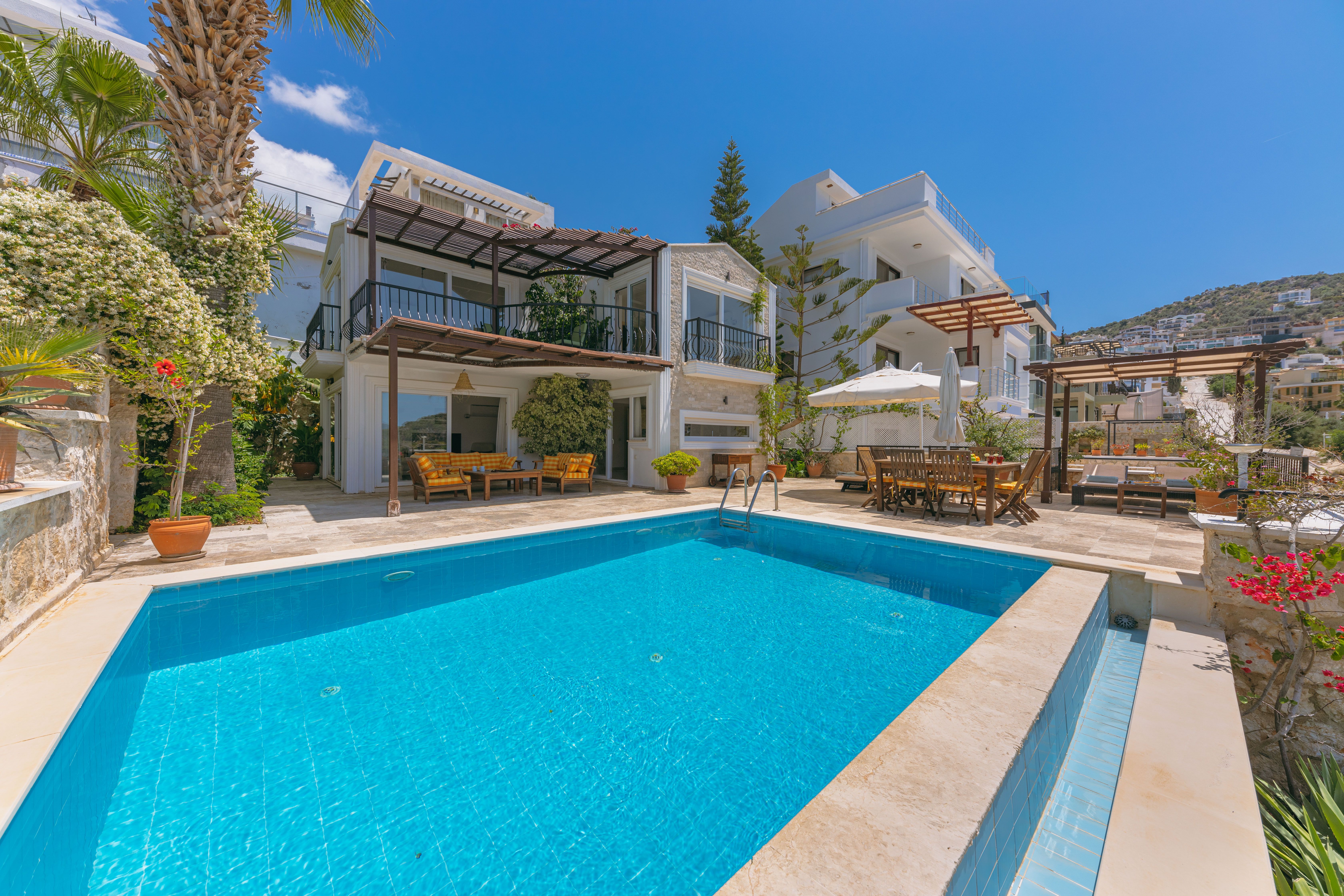 chủ nhà nhàn khi cho thuê villa
