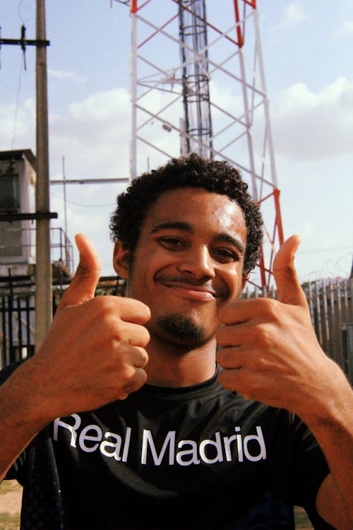 Ilmainen kuvapankkikuva tunnisteilla afrikkalainen mies, afroamerikkalainen mies, hymyily Kuvapankkikuva