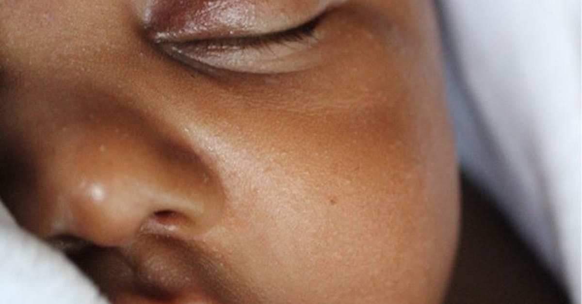 How to wake up a sleeping baby to feed