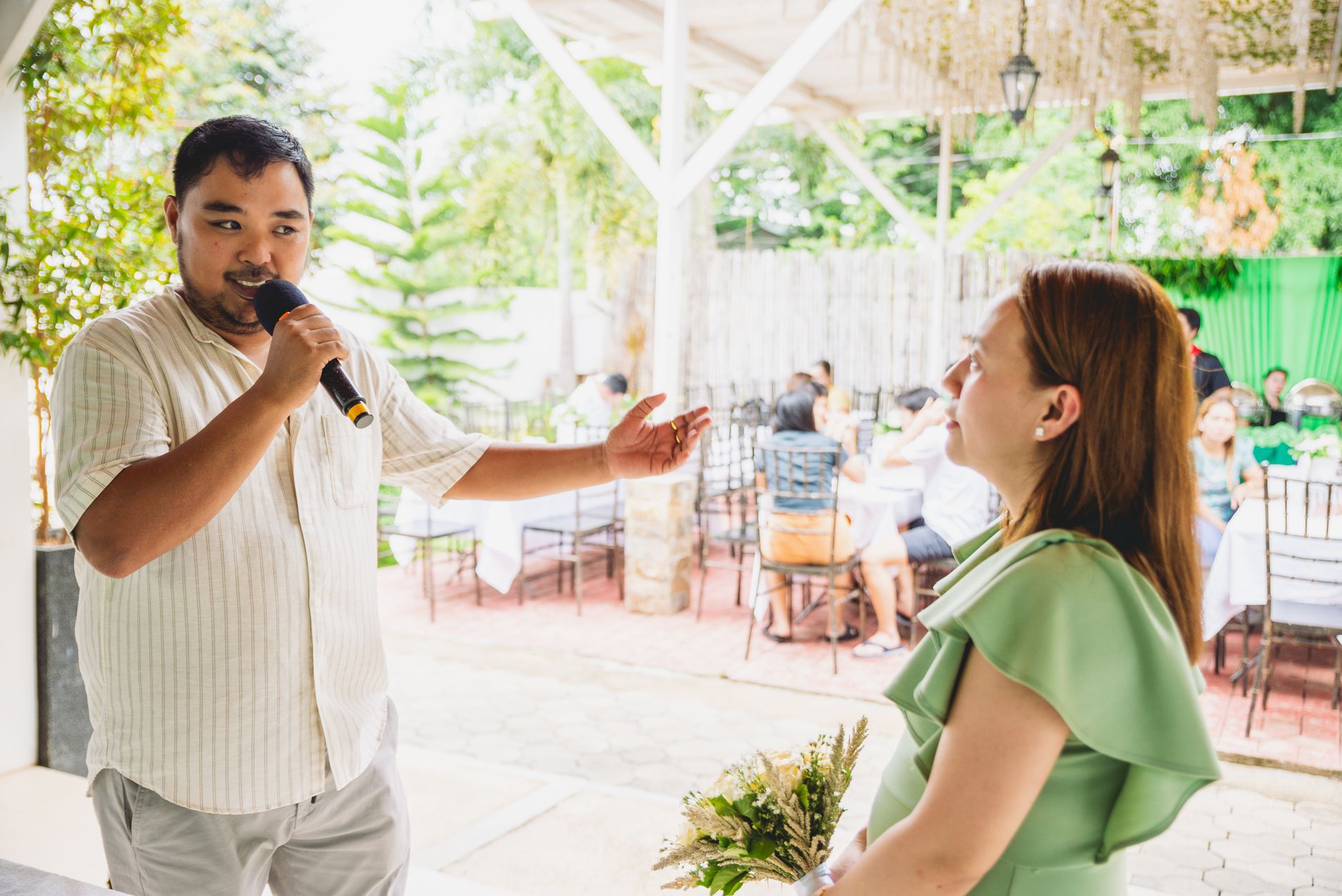 Giọng nói truyền cảm là chìa khóa để thu hút và giữ chân khán giả.