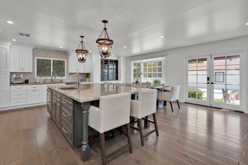 La Canada Flintridge Kitchen Island