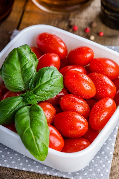 How long do cherry tomatoes last in the fridge