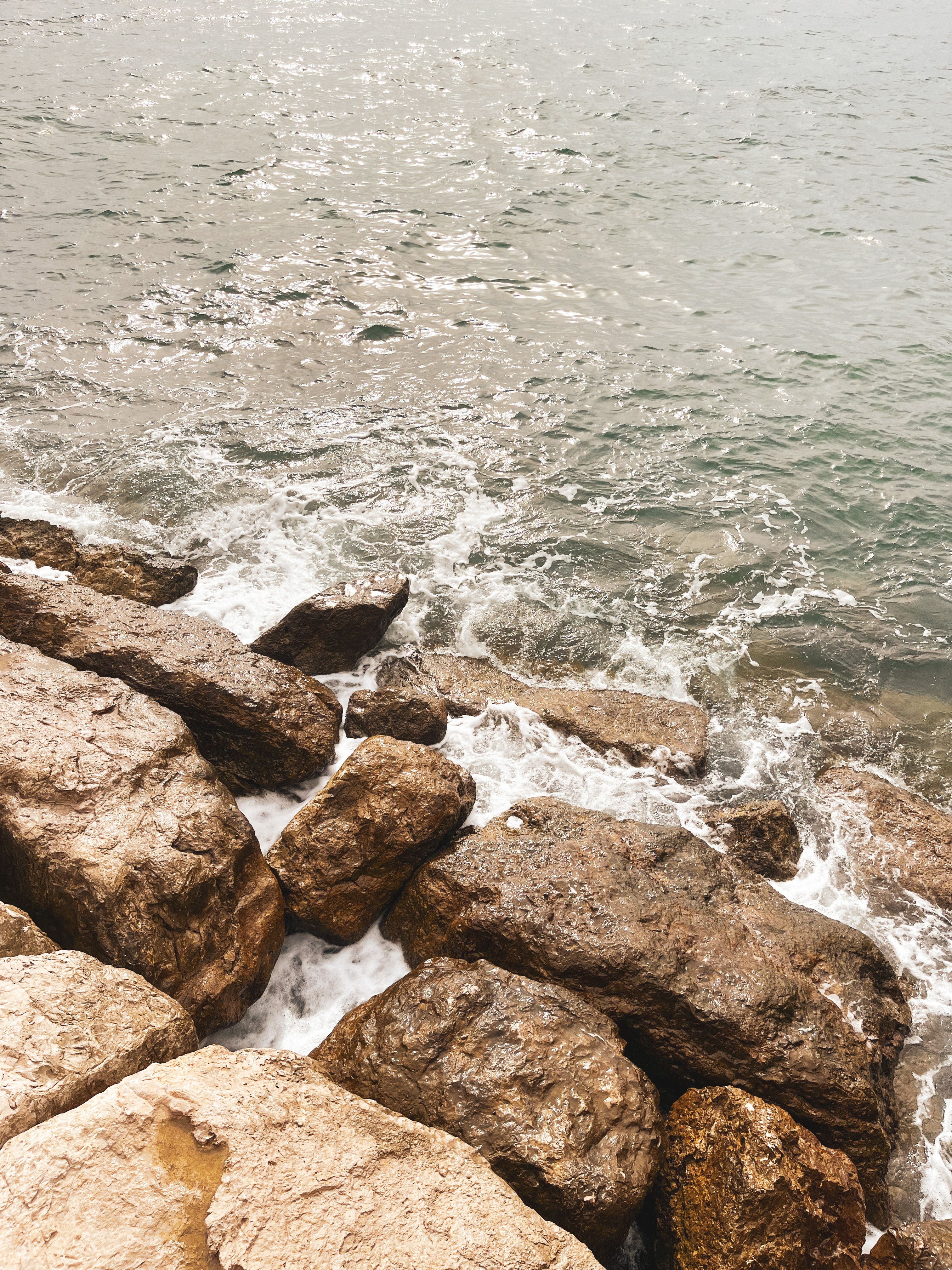 Rocks on Seashore · Free Stock Photo