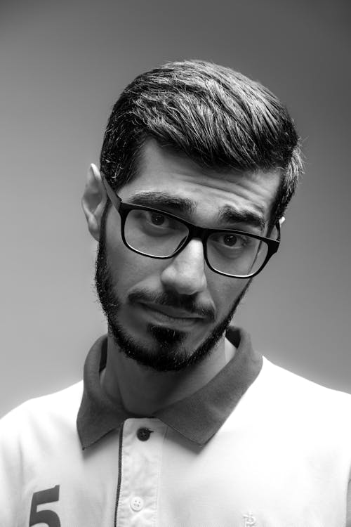 Free Бесплатное стоковое фото с Борода, вертикальный выстрел, выражение лица Stock Photo