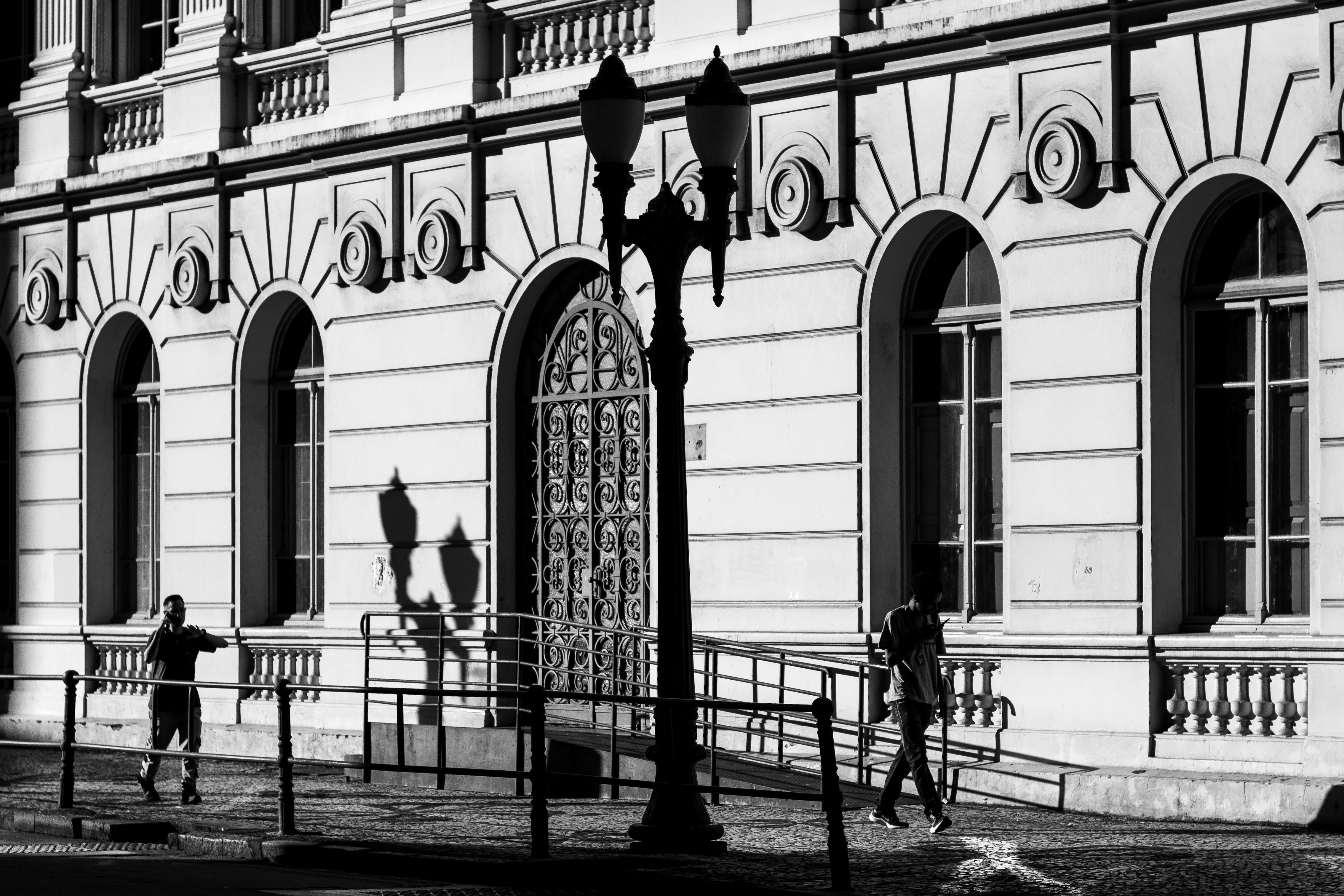 Governo diz que 'divergir do governo é legítimo', mas que 'convocar uma potência' contra o