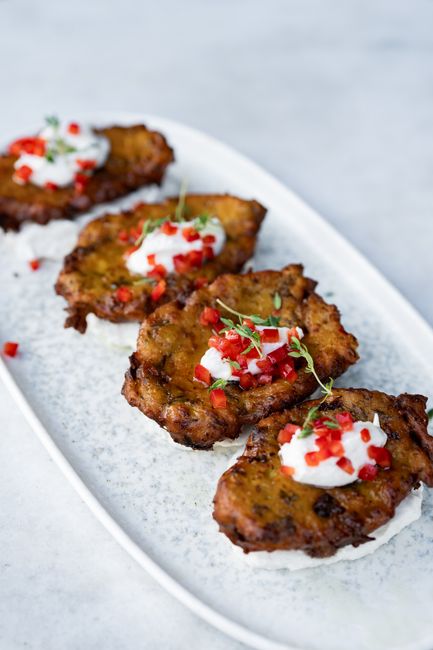 Kolokithokeftedes: Greek Zucchini Fritters