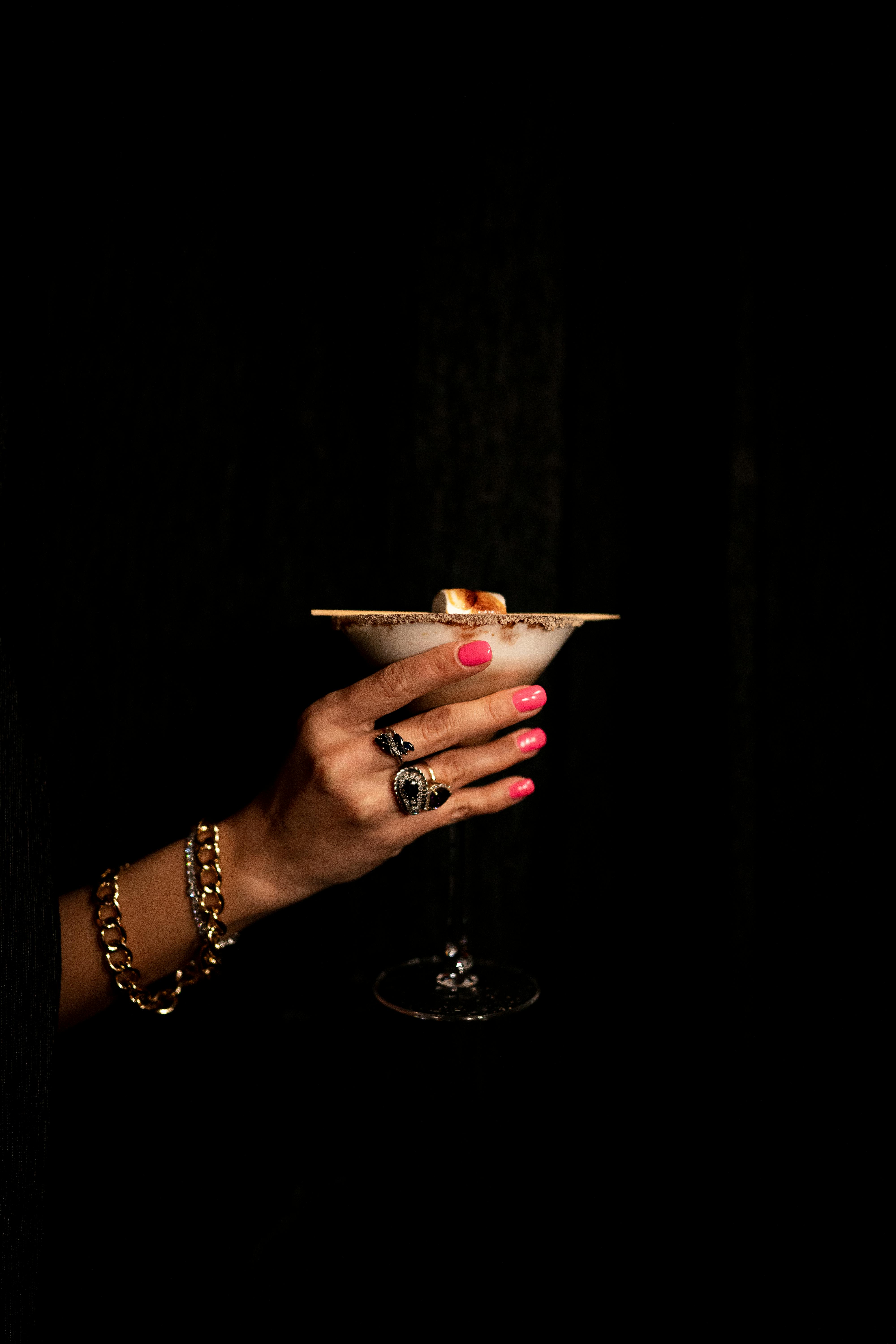 Kostnadsfria Kostnadsfri bild av armband, bar, cocktail Stock foto