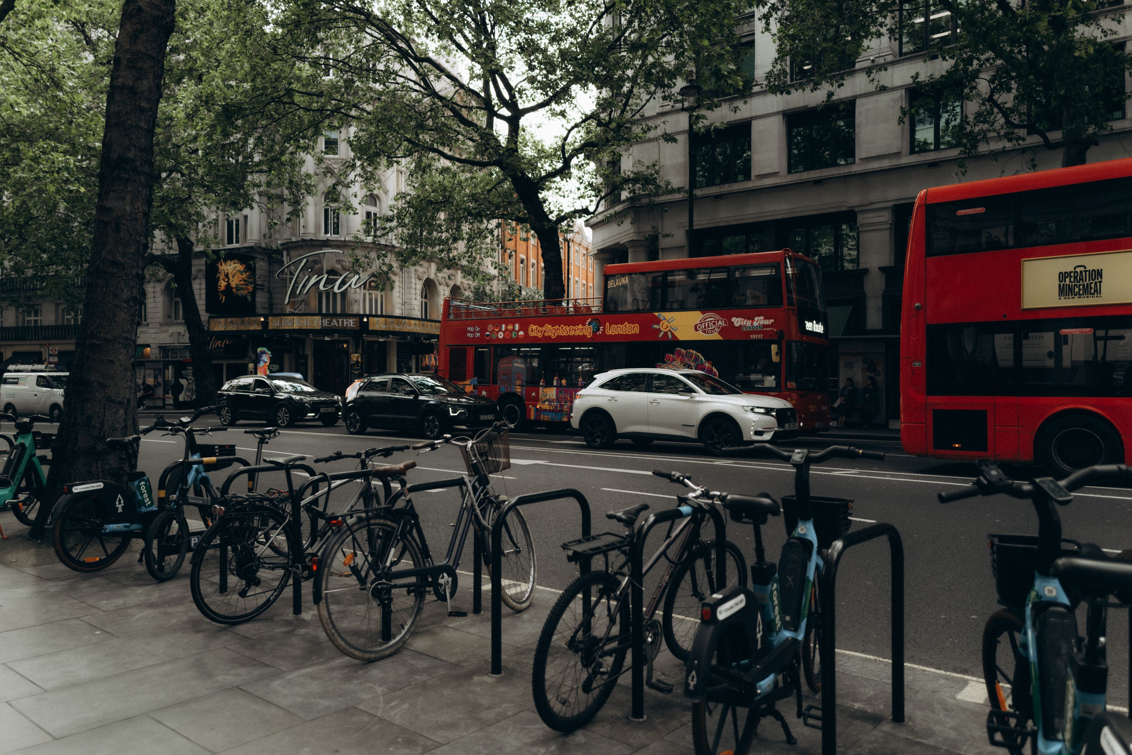 Chauffeur Services in Moorgate — luxury chauffeur travel