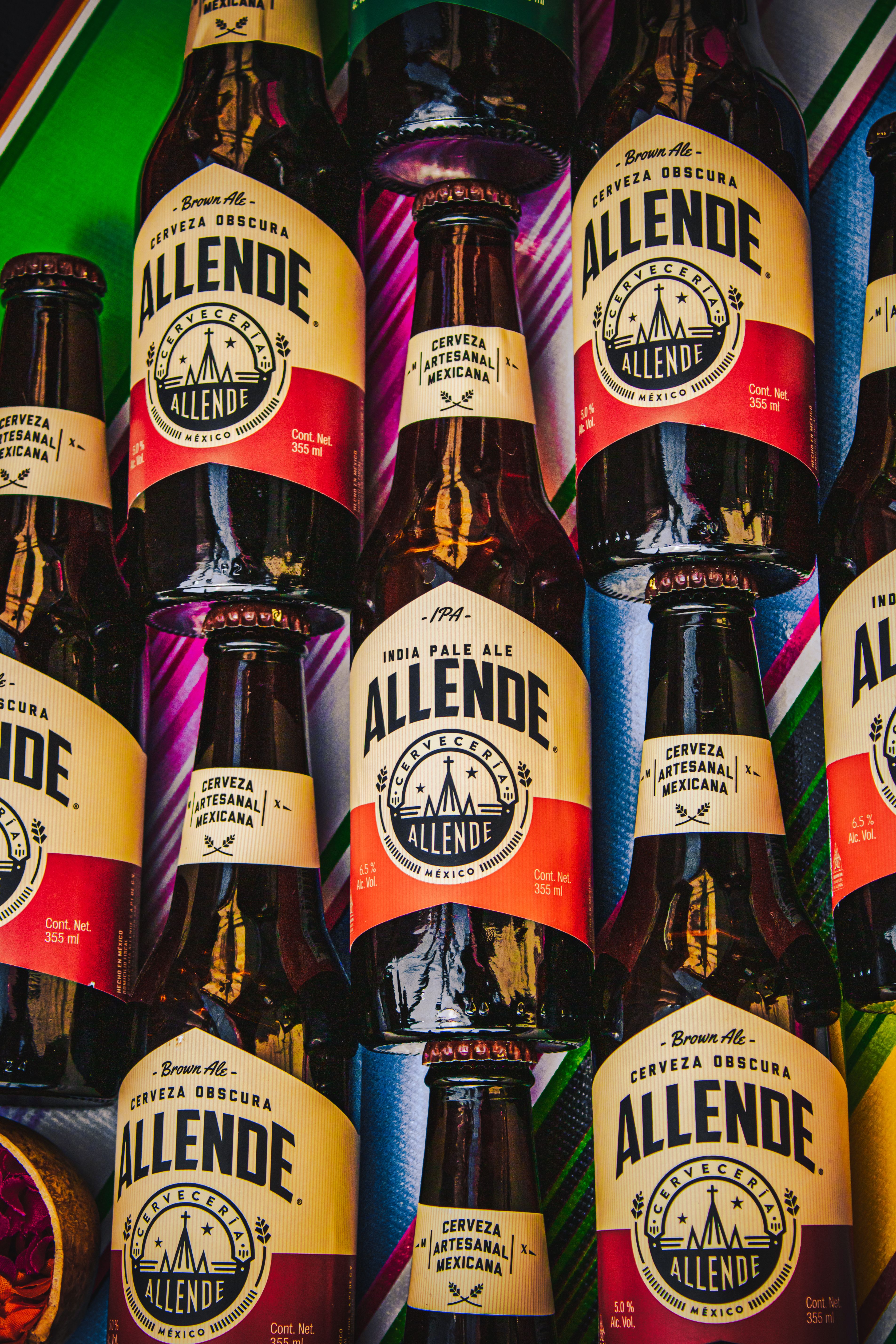 La razón por la que el color de la botella de cerveza no es un simple capricho