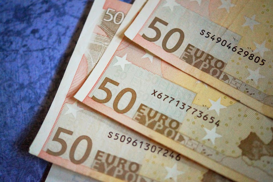 decoding-the-czk-symbol-navigating-czech-economy-basics