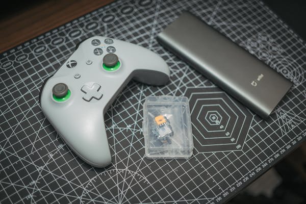 Microsoft’s New Xbox Controller is More Translucent Than Ever Before Microsoft’s New Xbox Controller is More Translucent Than Ever Before