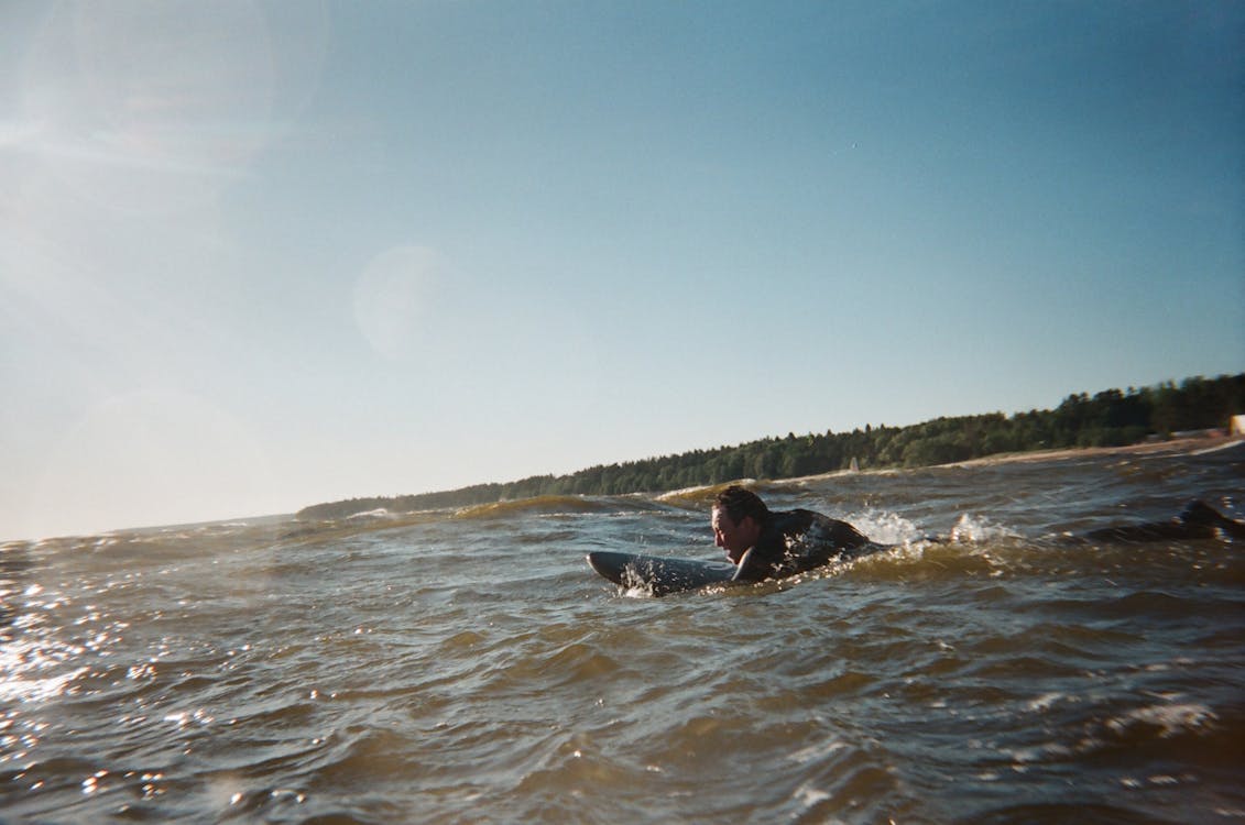 Pessoa Fazendo Surf