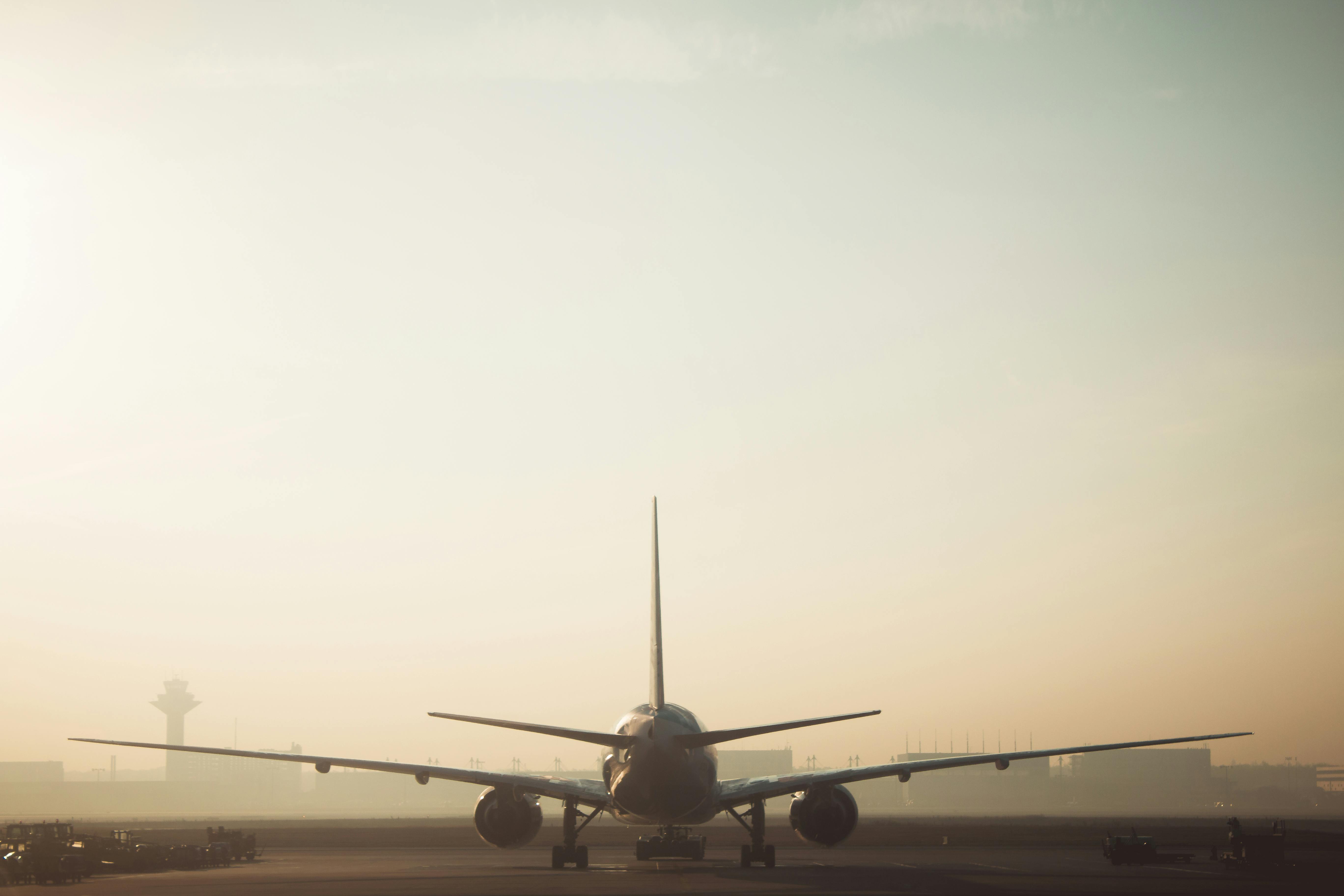 Airport Runway Photos, Download The BEST Free Airport Runway Stock Photos &  HD Images